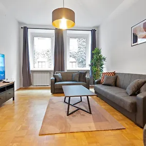 Apartment Flatista Homes - Old Town